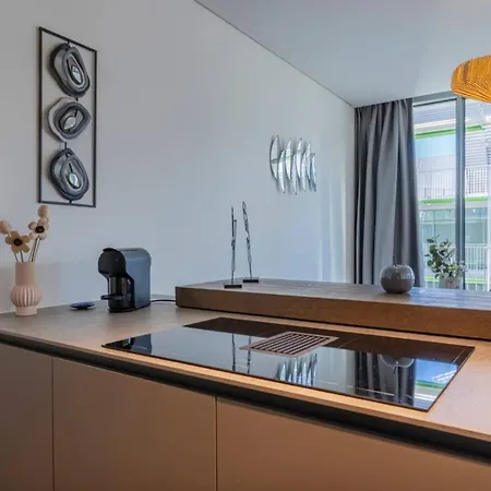 Апартаменты Riverside Delight *