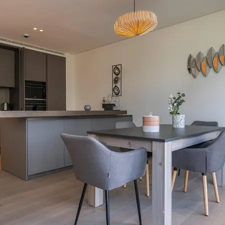 Apartment Riverside Delight *