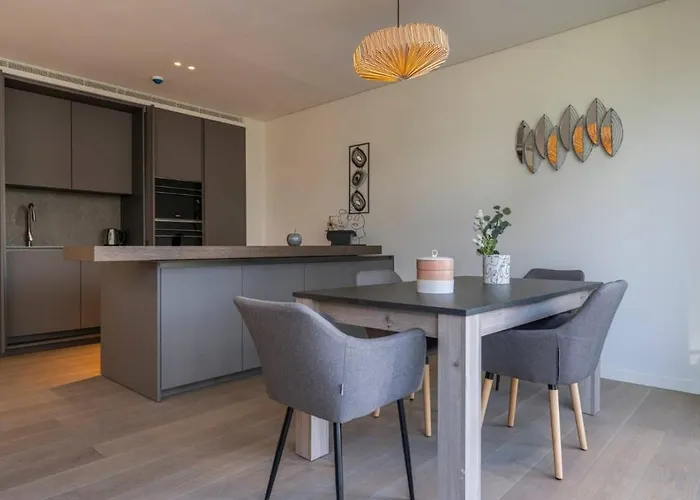 Apartment Riverside Delight *