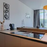 아파트 Riverside Delight